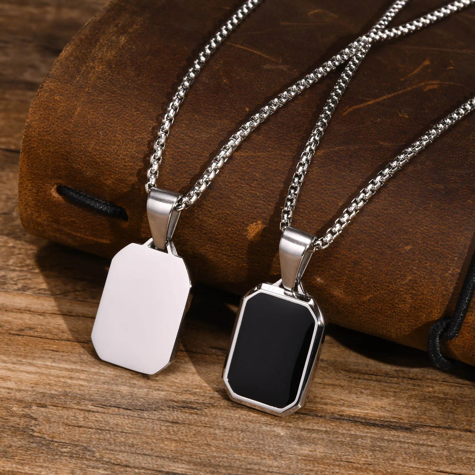 Colares casuais de esmalte preto para homens, colar com pingente quadrado de aço inoxidável à prova d'água, colar masculino simples da moda, presente de joia