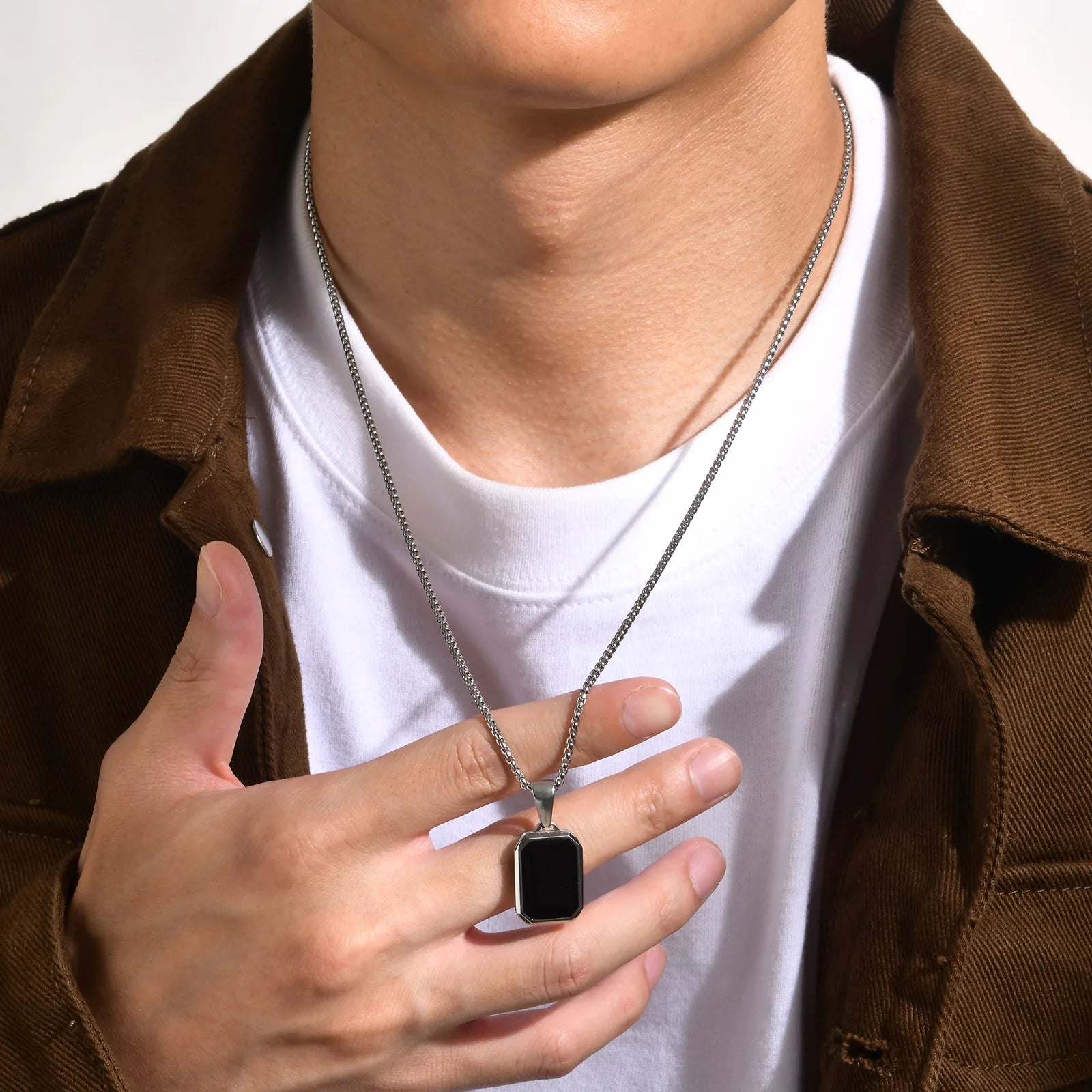 Colares casuais de esmalte preto para homens, colar com pingente quadrado de aço inoxidável à prova d'água, colar masculino simples da moda, presente de joia