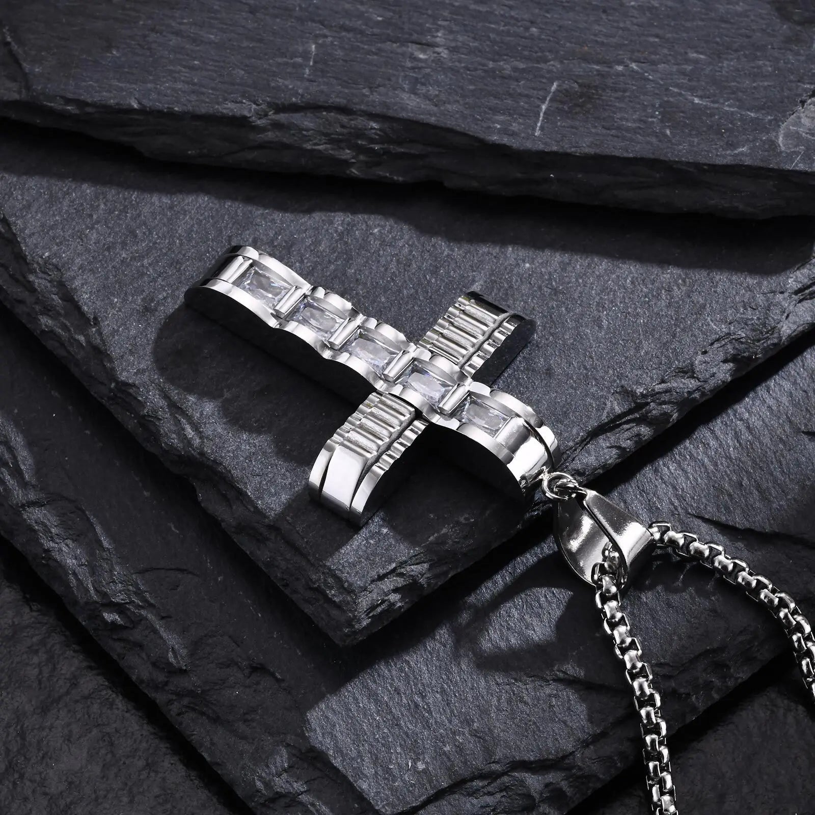 Colar de cruz robusta Vnox para homens, colar de cruz de pedras de zircônia grandes para homens meninos, presente de joia de fé católica de oração do senhor