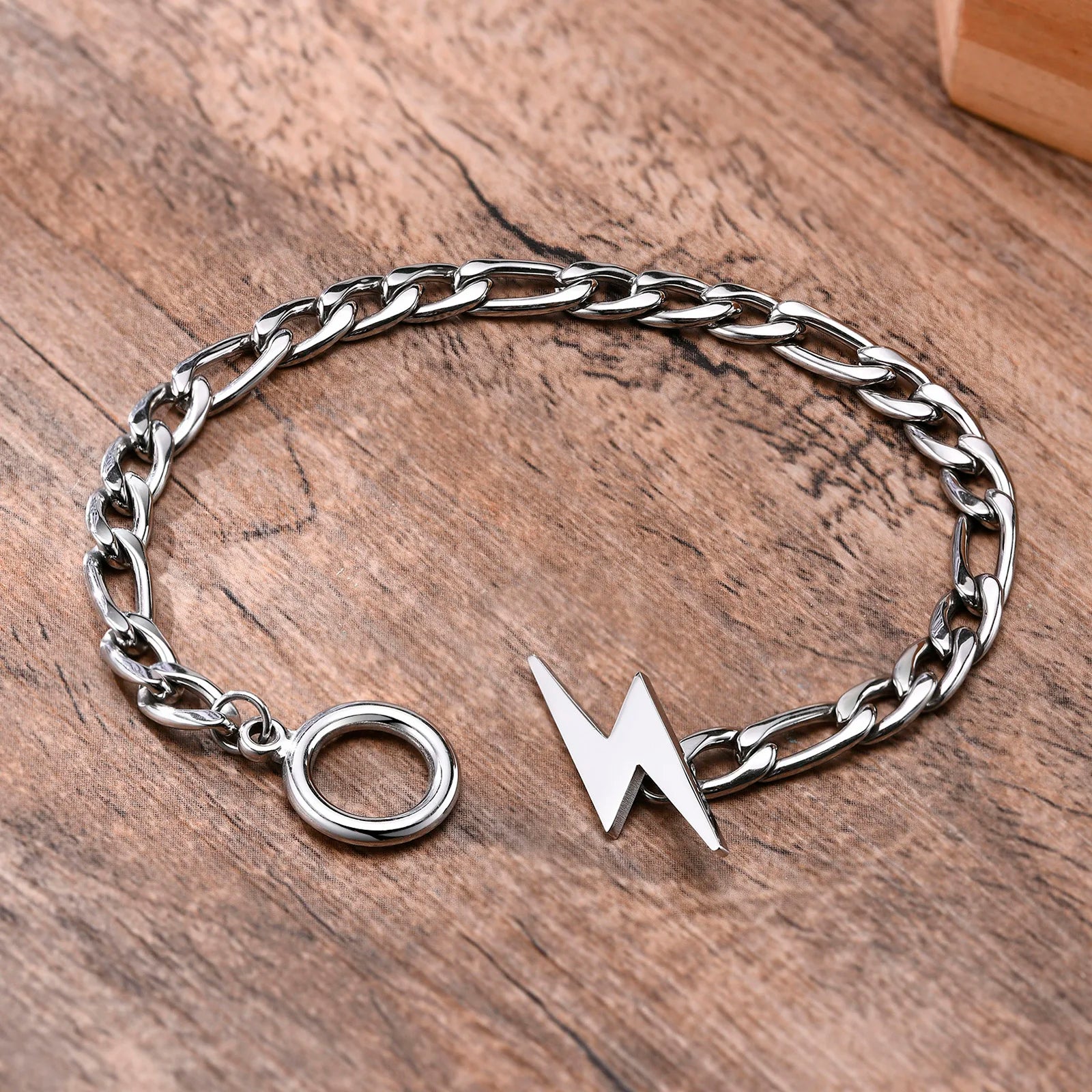 Vnox elegante relâmpago charme pulseiras para homem, simples 5mm de largura aço inoxidável figaro corrente masculino pulseira jóias