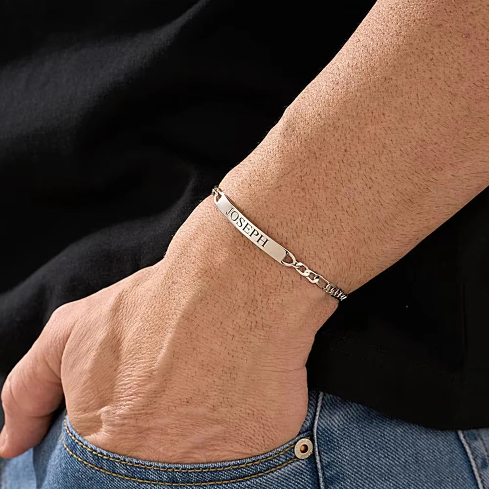 Pulseira personalizada com nome gravado para homens, corrente de malha figaro de aço inoxidável, joias personalizadas, presente de aniversário para namorado
